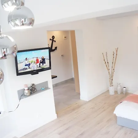 Apartment By The - Z Widokiem Na Jezioro !!!